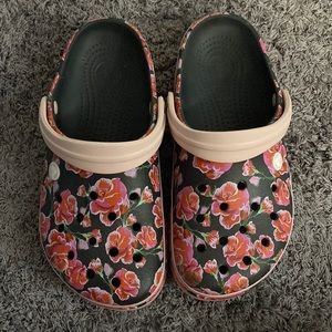 Rose Crocs